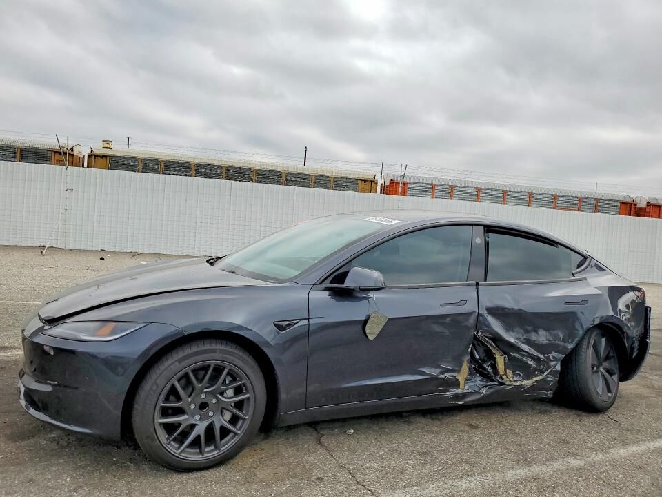 2026 TESLA Model 3