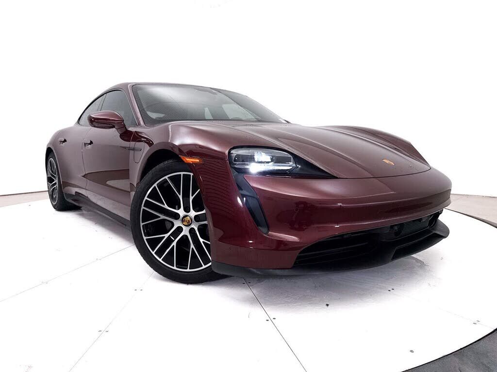 2022 PORSCHE Taycan