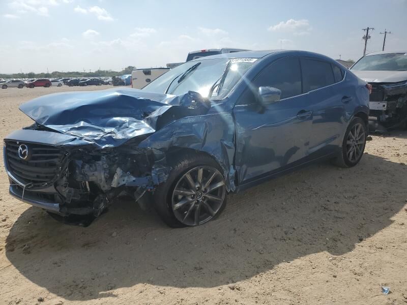 2018 MAZDA Mazda3