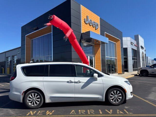 2017 CHRYSLER Pacifica