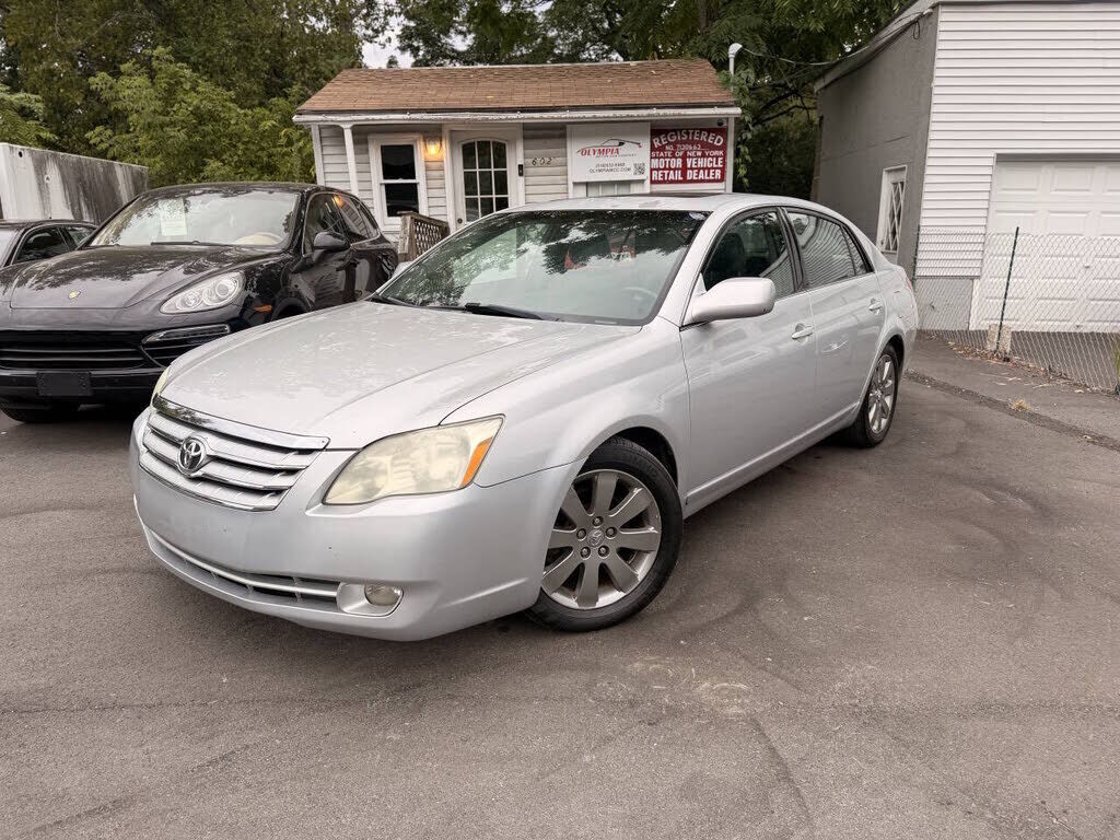 2005 TOYOTA Avalon