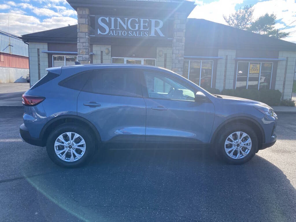 2025 FORD Escape