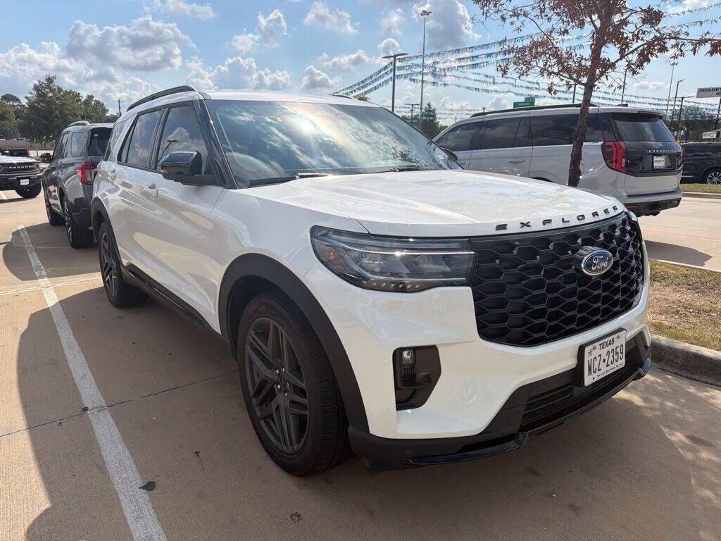 2025 FORD Explorer