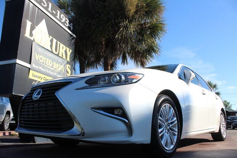 2016 LEXUS ES