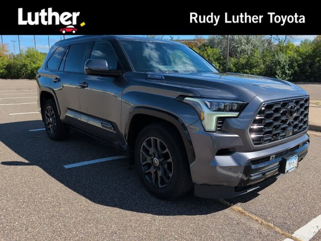 2024 TOYOTA Sequoia