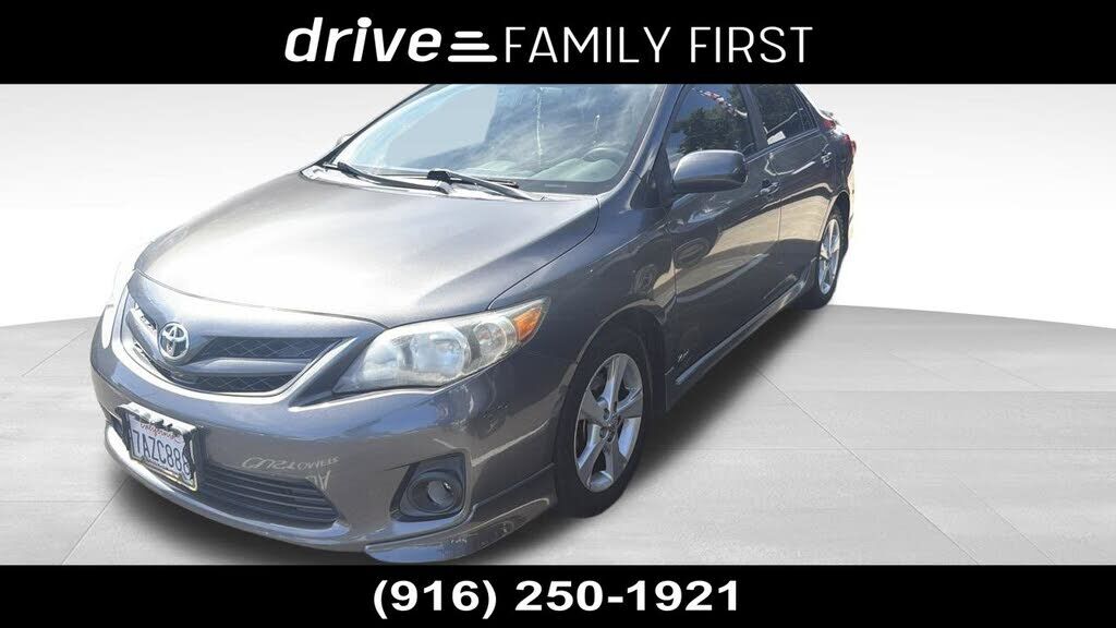 2013 TOYOTA Corolla