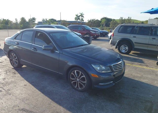 2014 MERCEDES-BENZ C-Class