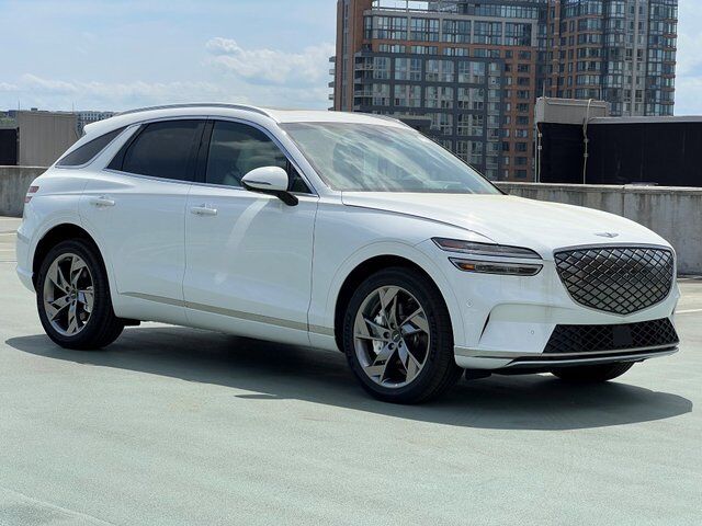 2025 GENESIS GV70