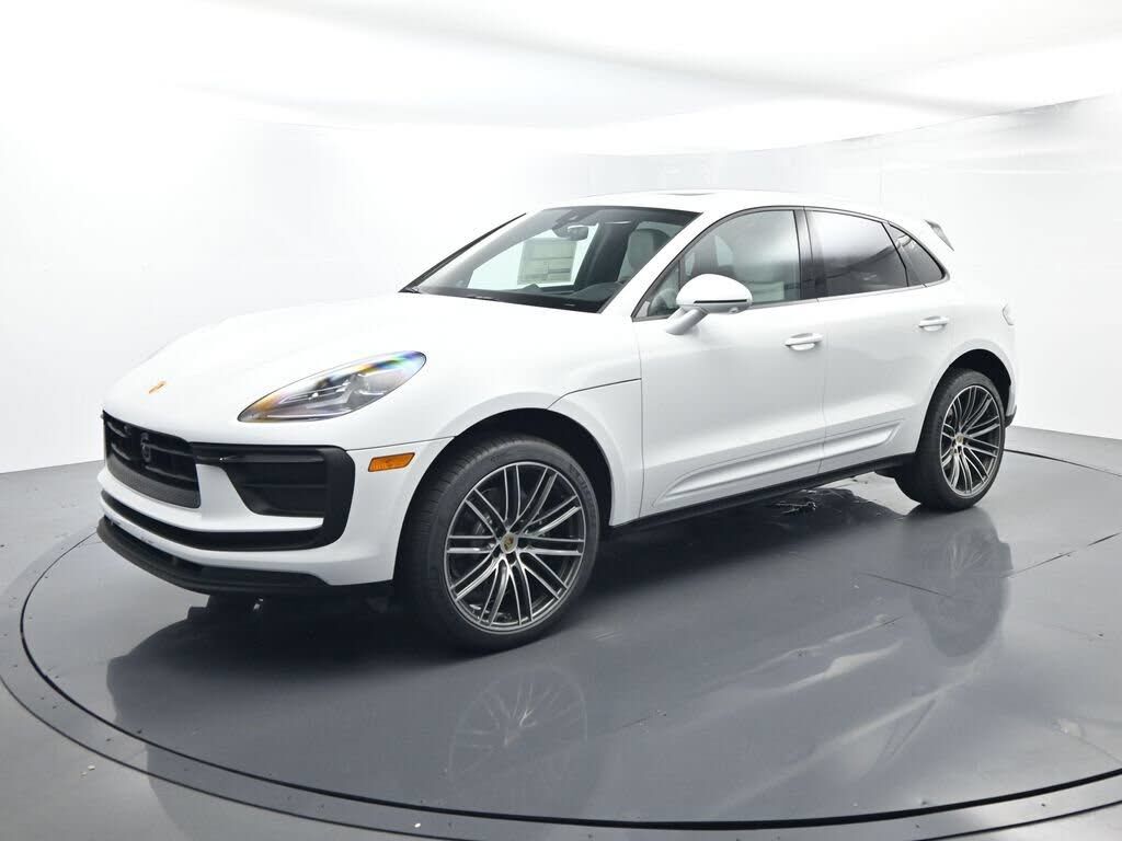 2026 PORSCHE Macan