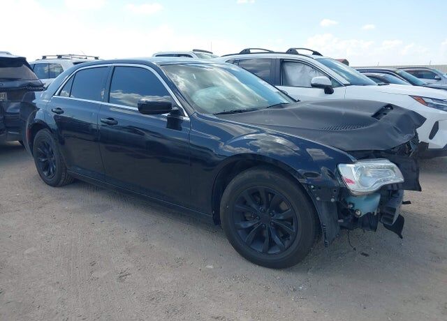 2015 CHRYSLER 300