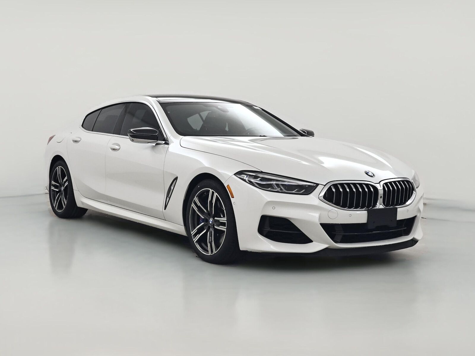 2022 BMW M8