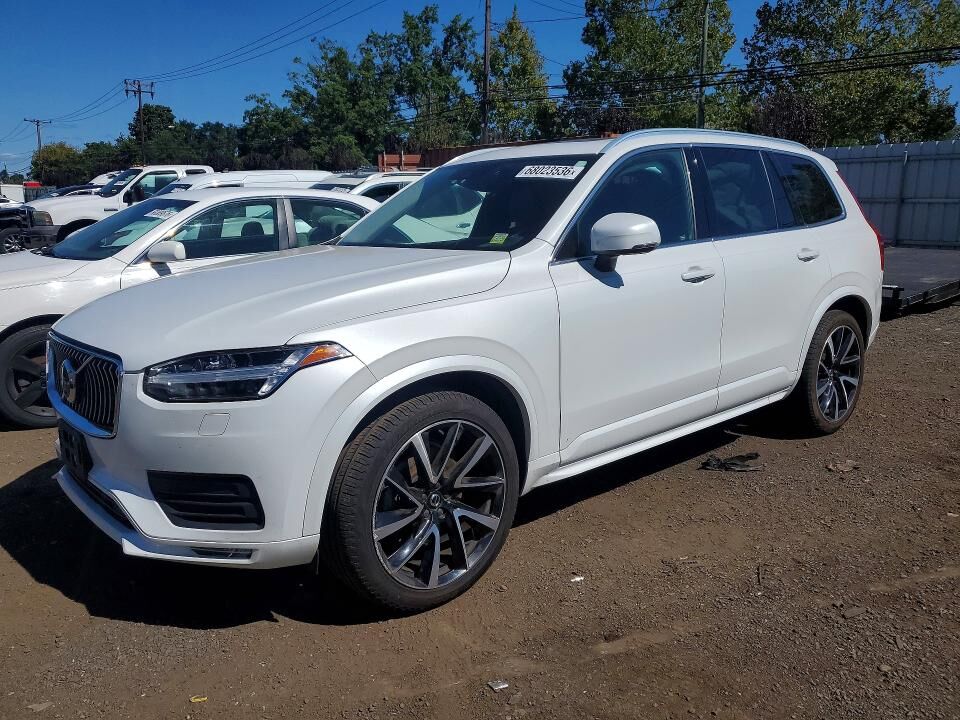 2022 VOLVO XC90