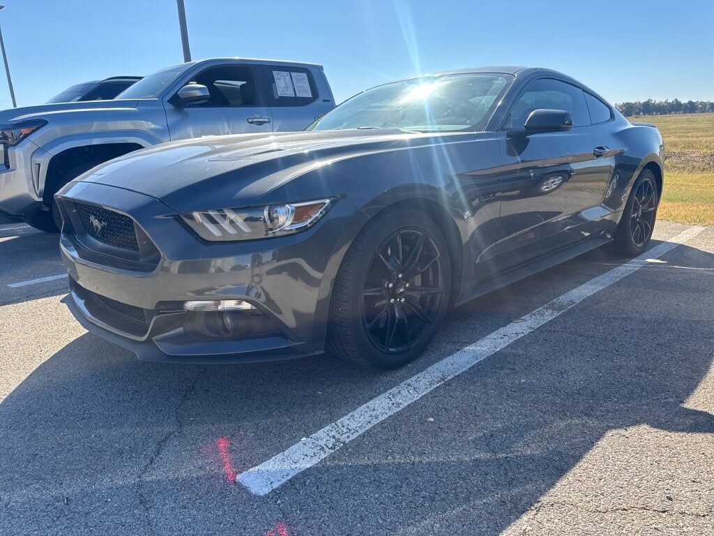 2017 FORD Mustang