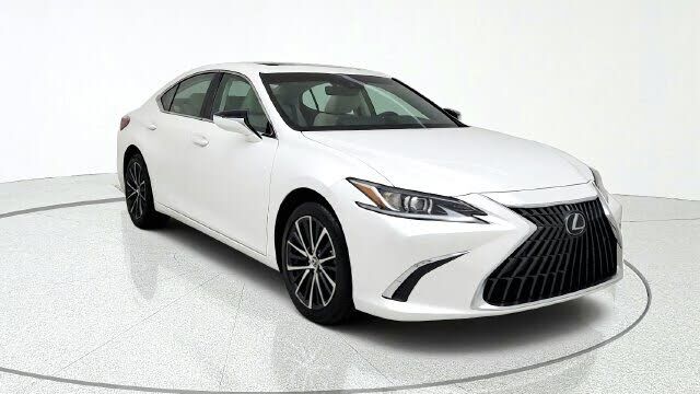 2025 LEXUS ES