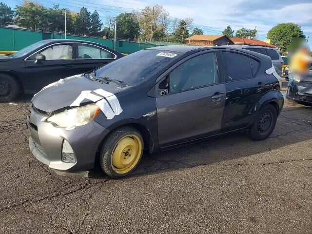 2014 TOYOTA Prius
