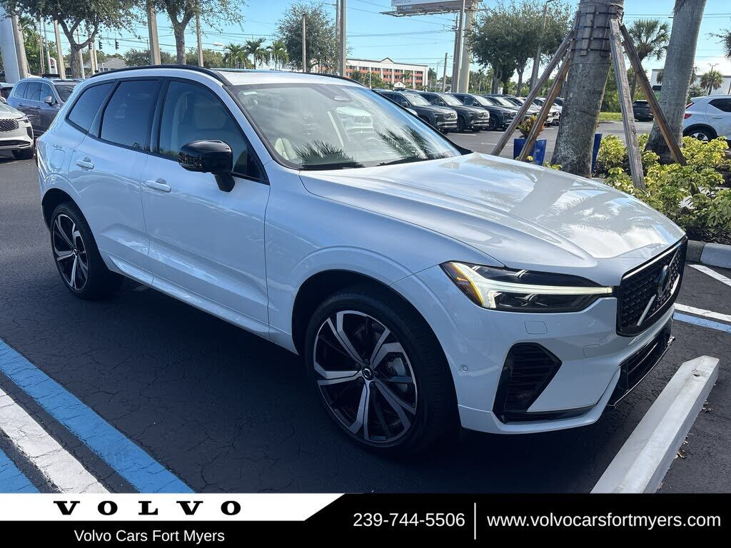 2025 VOLVO XC60