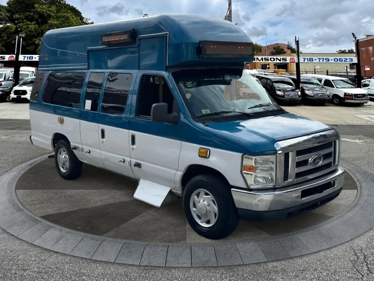 2012 FORD E-350