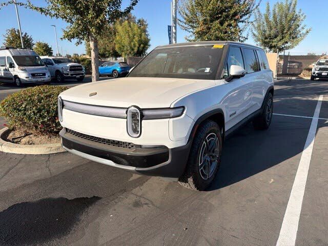 2026 RIVIAN R1S