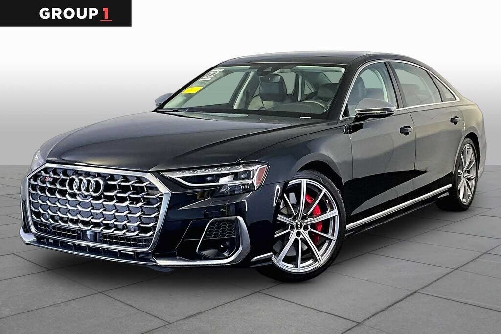 2022 AUDI S8