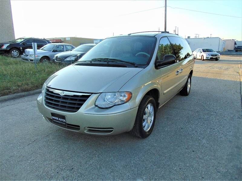 2006 CHRYSLER Town and Country