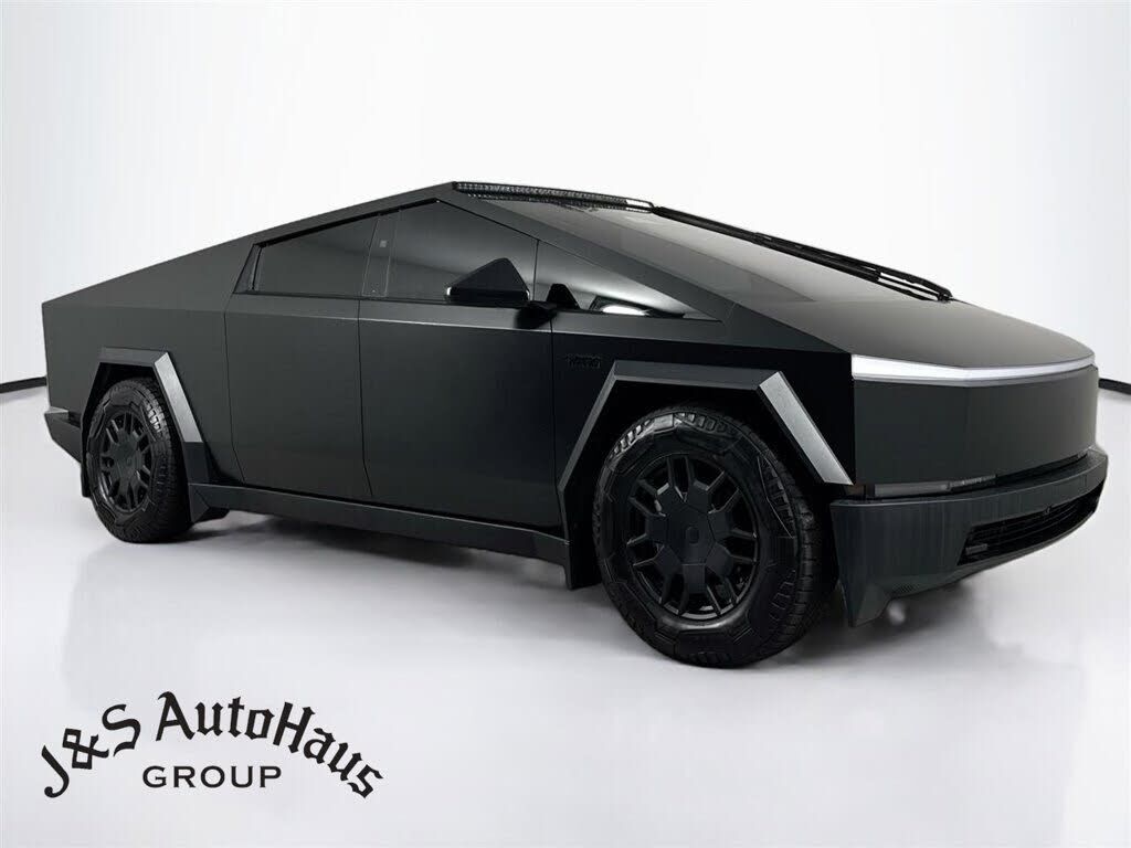 2024 TESLA Cybertruck