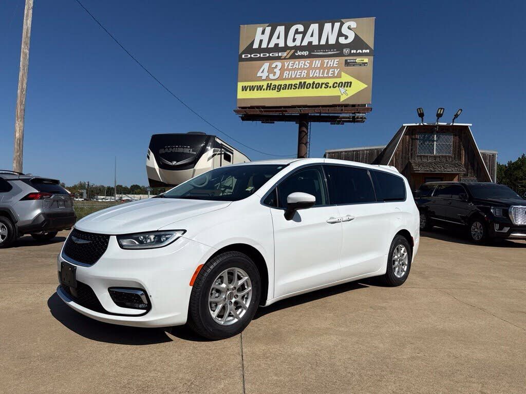 2023 CHRYSLER Pacifica