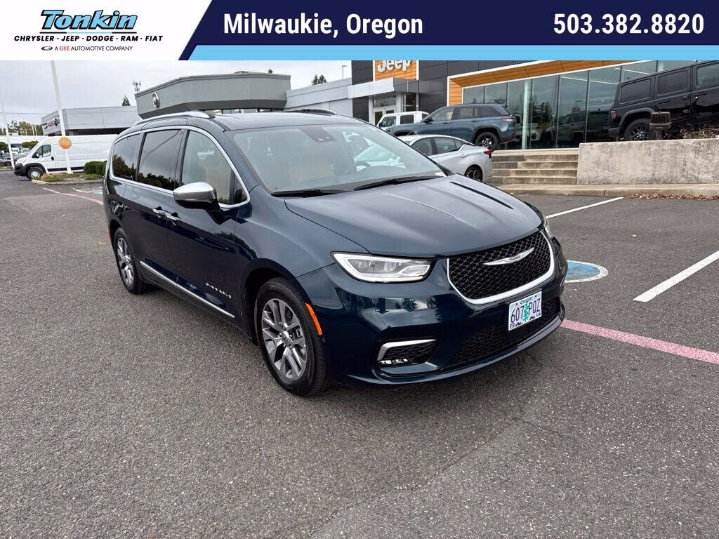 2023 CHRYSLER Pacifica