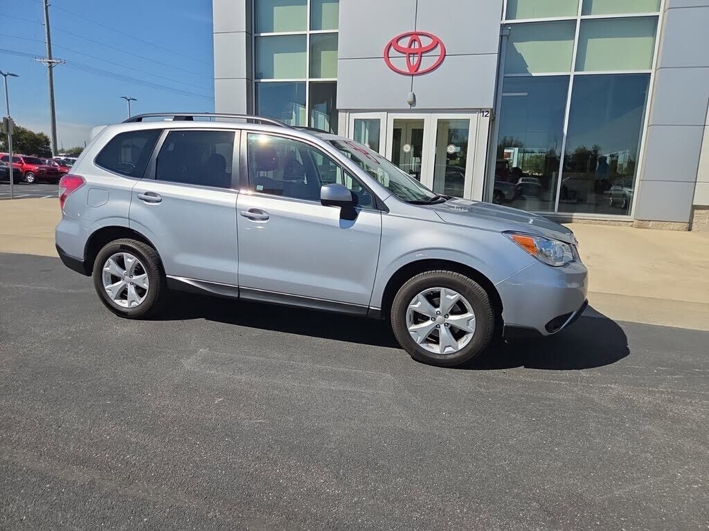 2016 SUBARU Forester