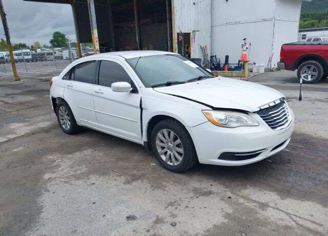 2013 CHRYSLER 200