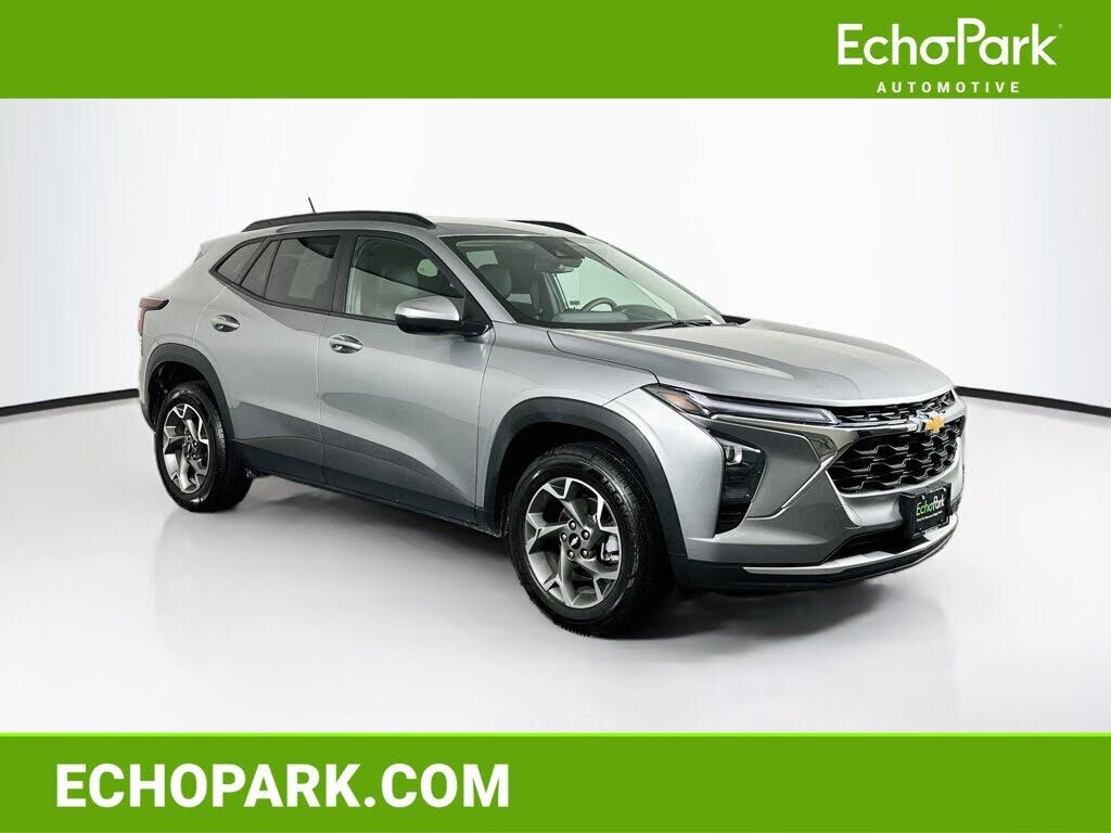 2025 CHEVROLET Trax