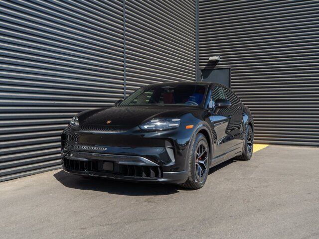 2026 PORSCHE Cayenne