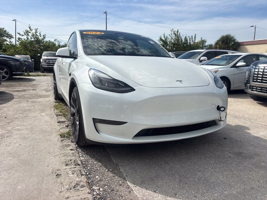 2024 TESLA Model Y