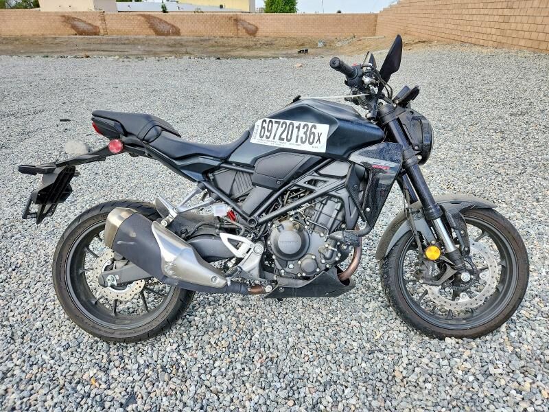2025 HONDA CB