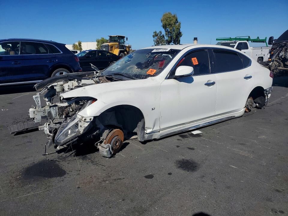 2015 INFINITI Q70L