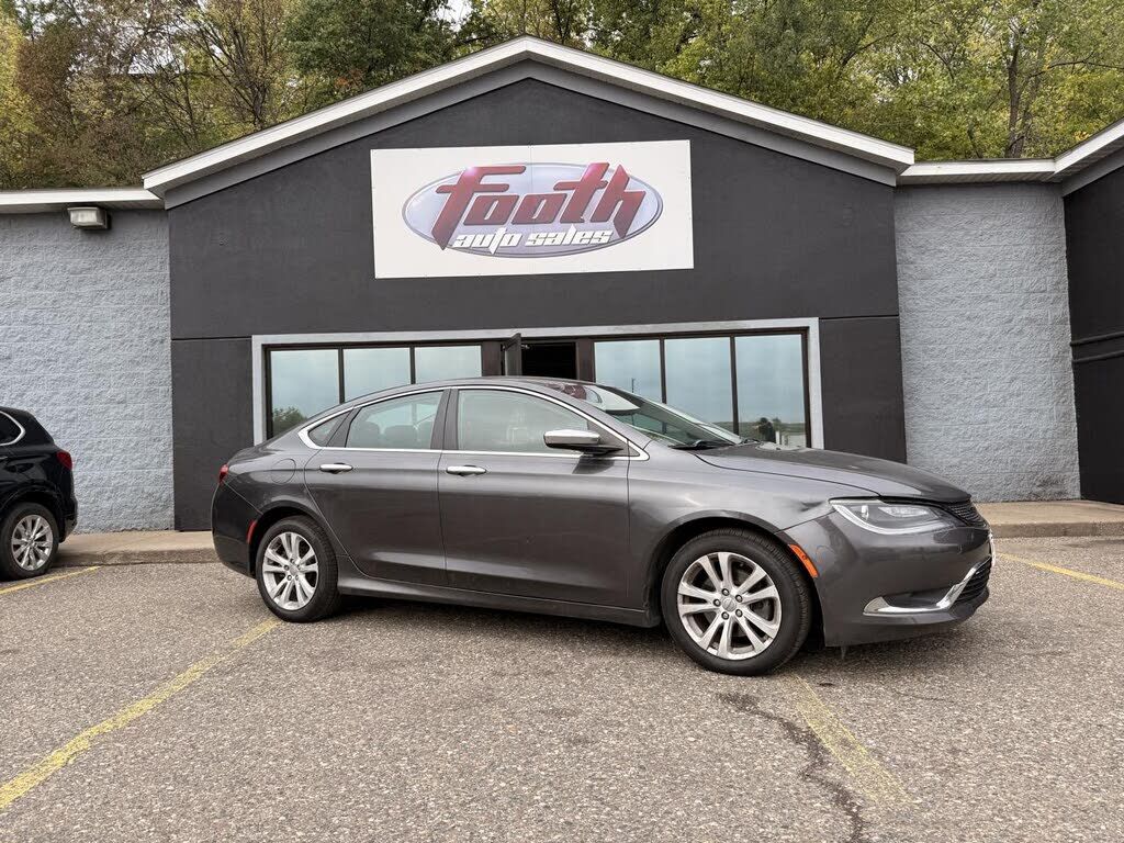 2016 CHRYSLER 200