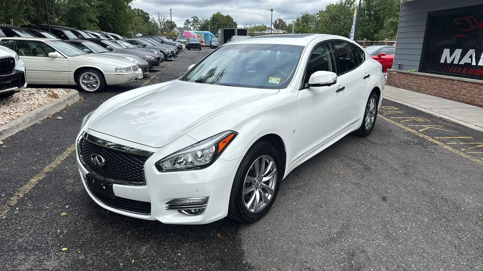 2015 INFINITI Q70