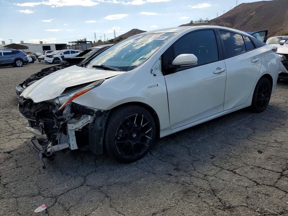 2016 TOYOTA PRIUS