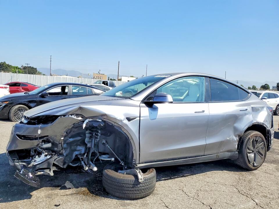 2026 TESLA Model Y