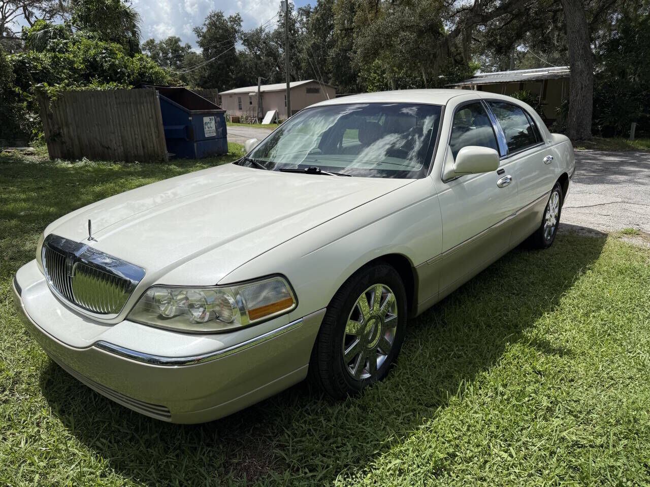 2005 LINCOLN Town Car