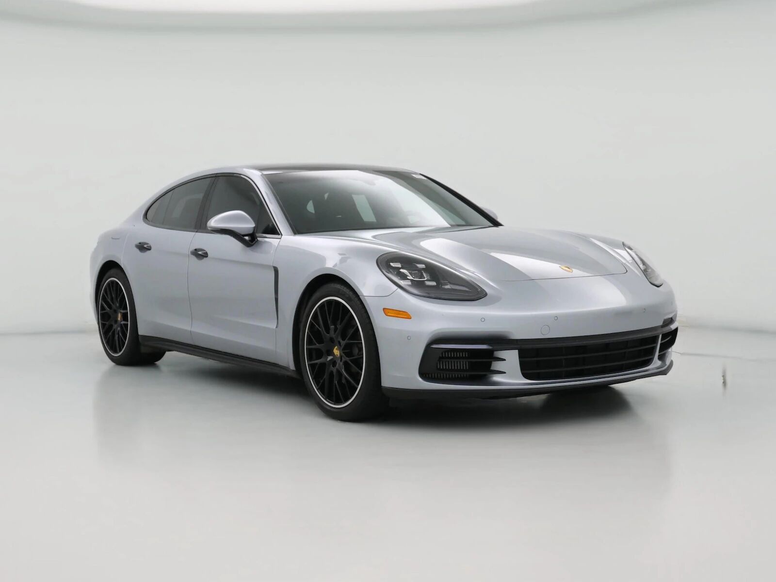 2018 PORSCHE Panamera
