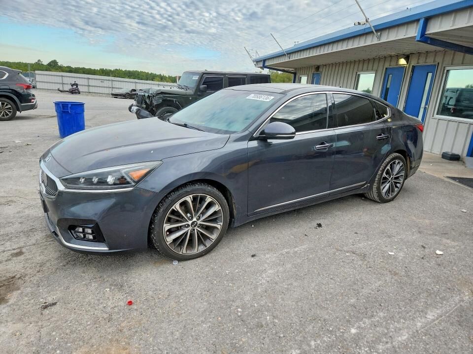 2018 KIA Cadenza