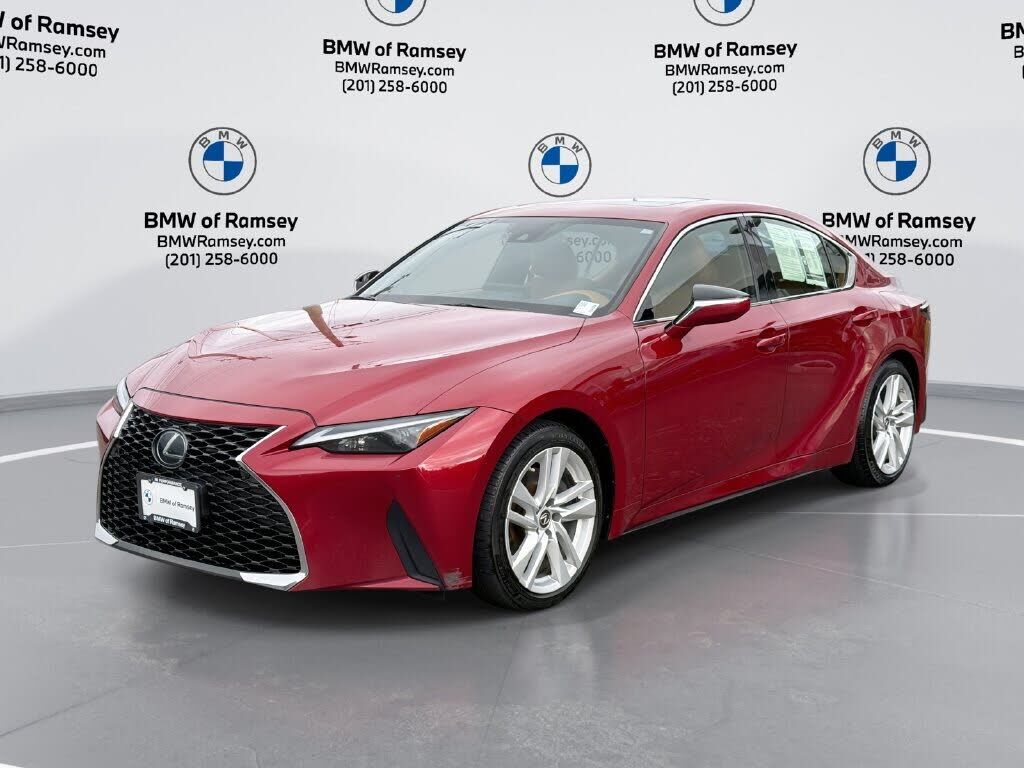 2021 LEXUS IS