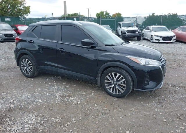 2021 NISSAN Kicks