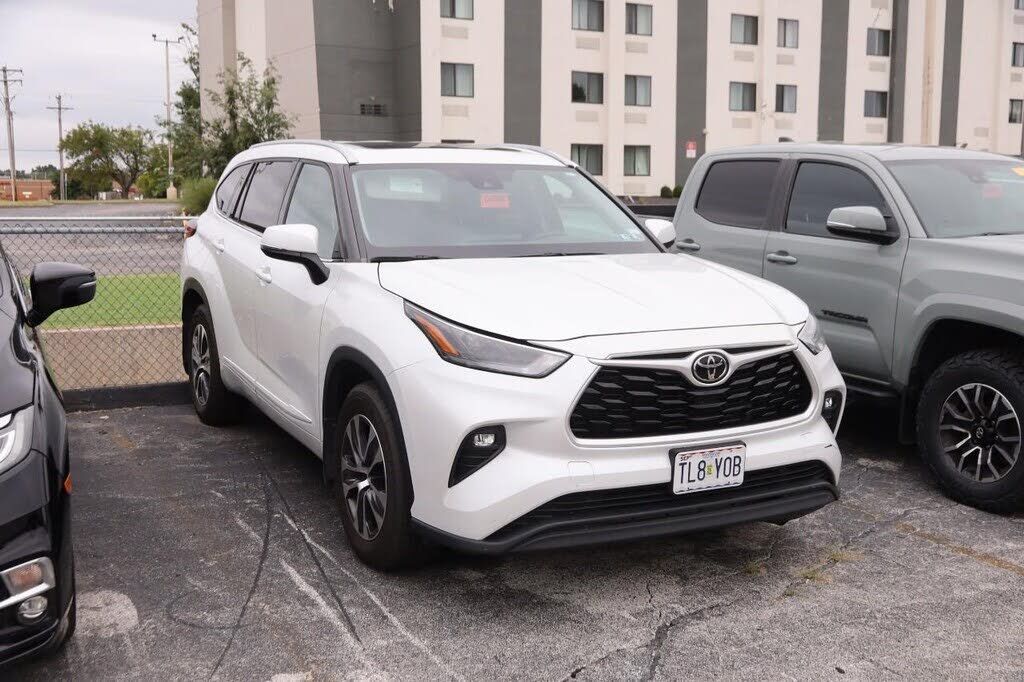 2022 TOYOTA Highlander