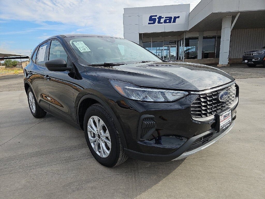 2025 FORD Escape