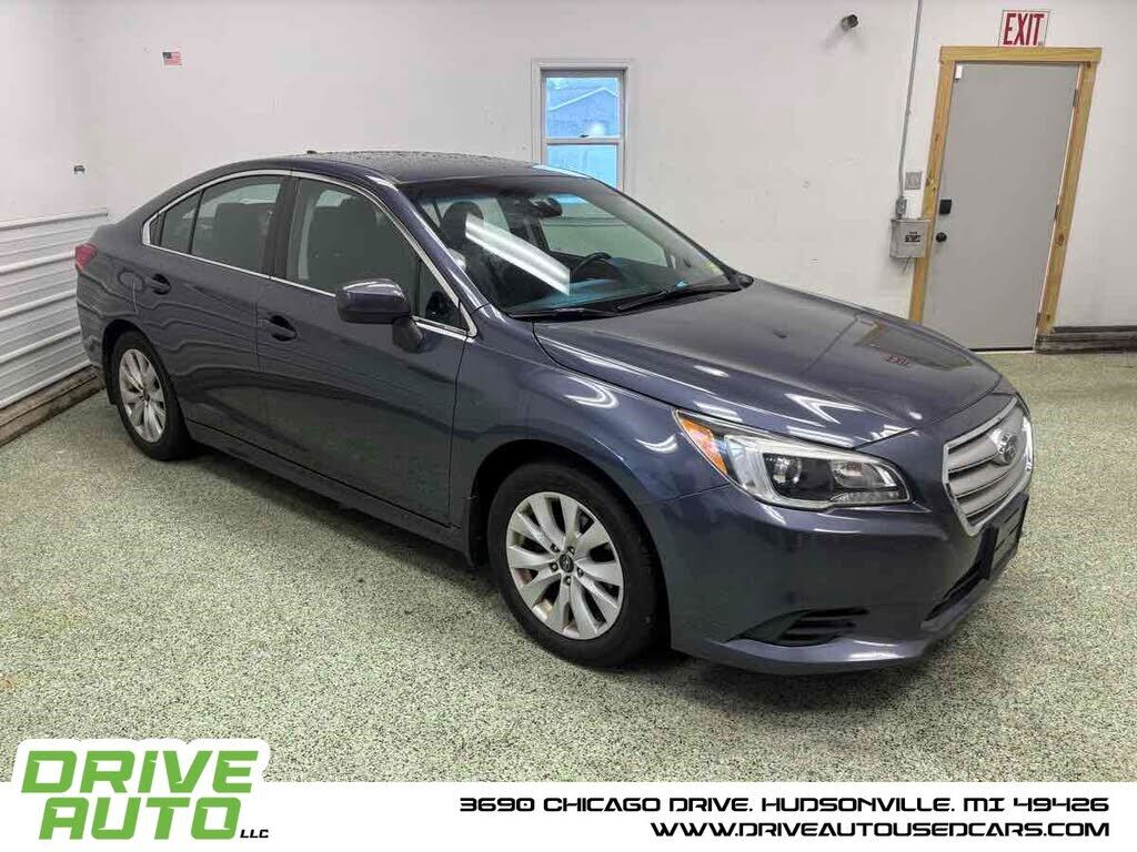 2017 SUBARU Legacy