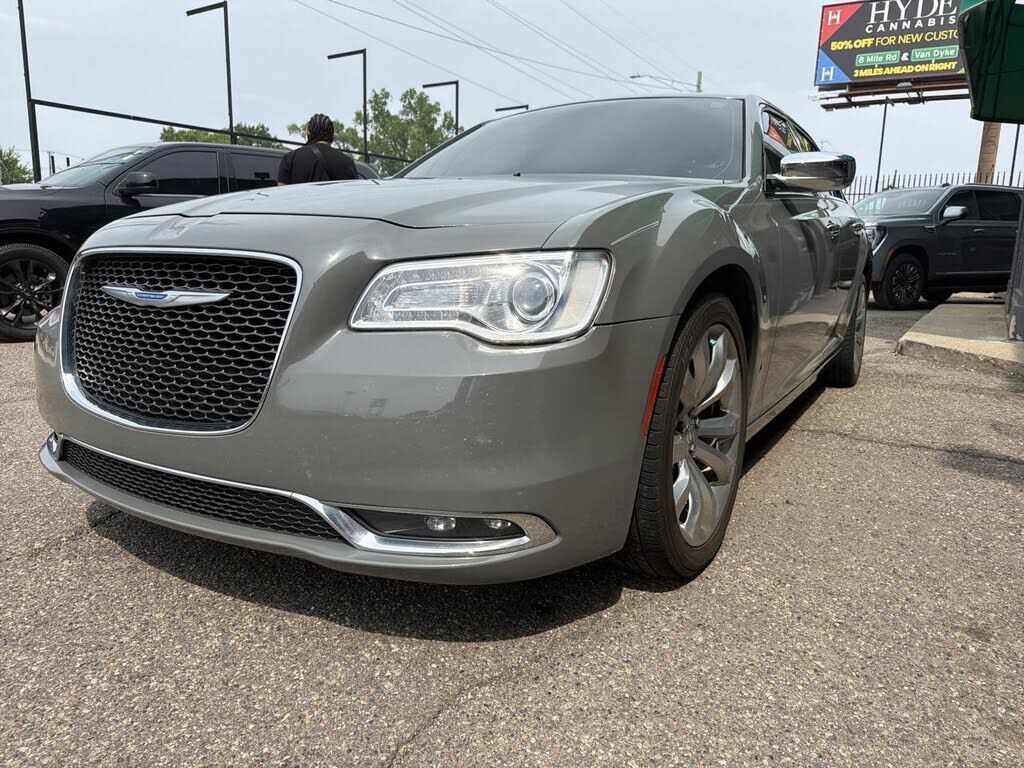 2019 CHRYSLER 300