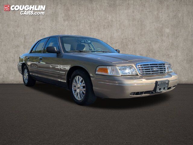 2004 FORD Crown Victoria