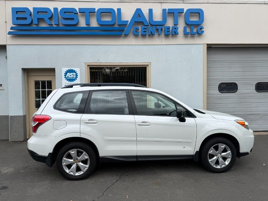 2016 SUBARU Forester