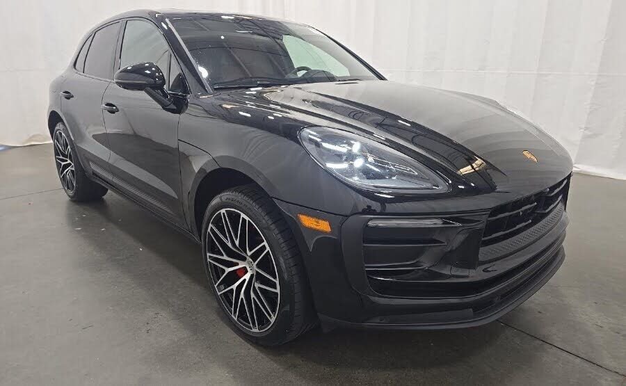 2024 PORSCHE Macan